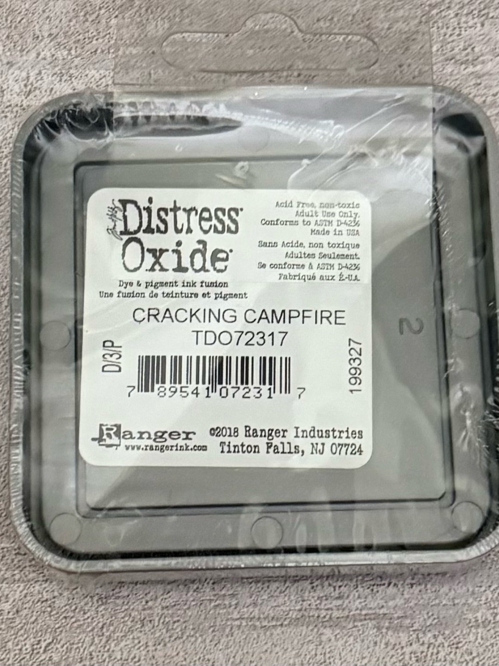 Tim Holtz Distress Oxide & Idea-ology Mixed Media Pack - Red, Black, Cream - Picture 9 of 9